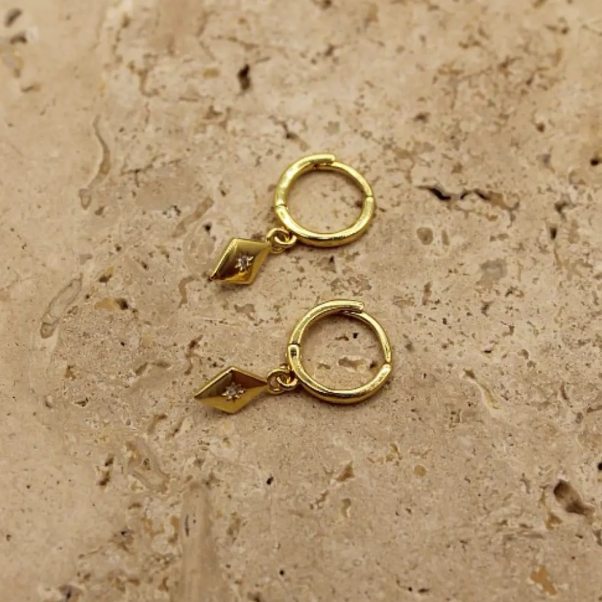 clara_earrings_0.webp Hot Love From Lilou Clara Earrings