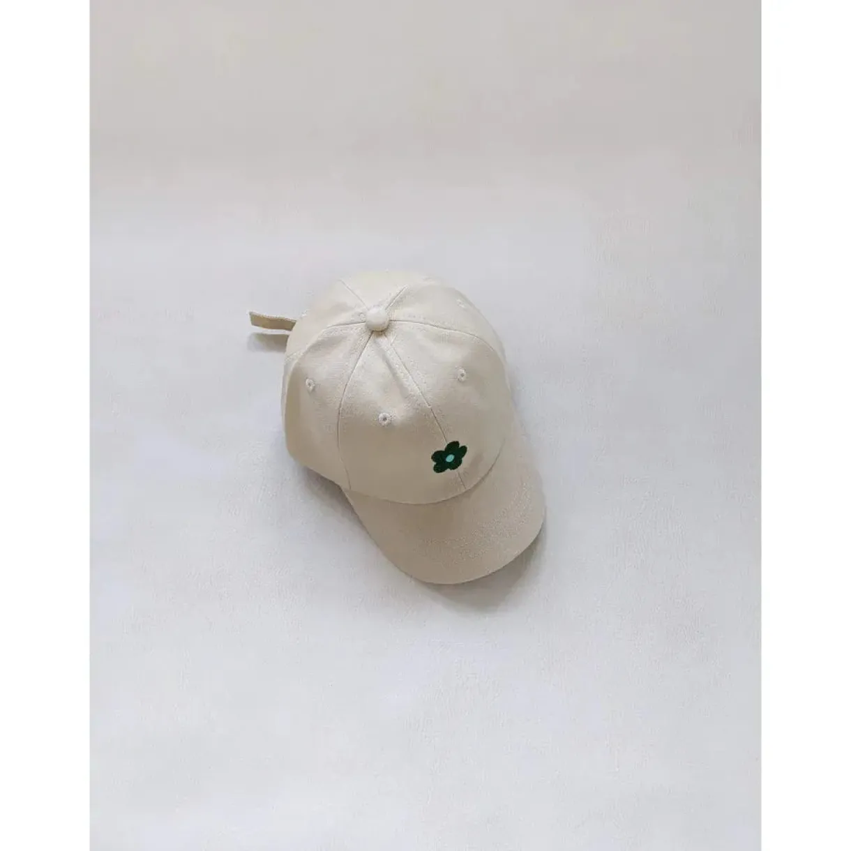 floral_embroidery_cap_1.webp Fashion Tiny Trove Floral Embroidery Cap