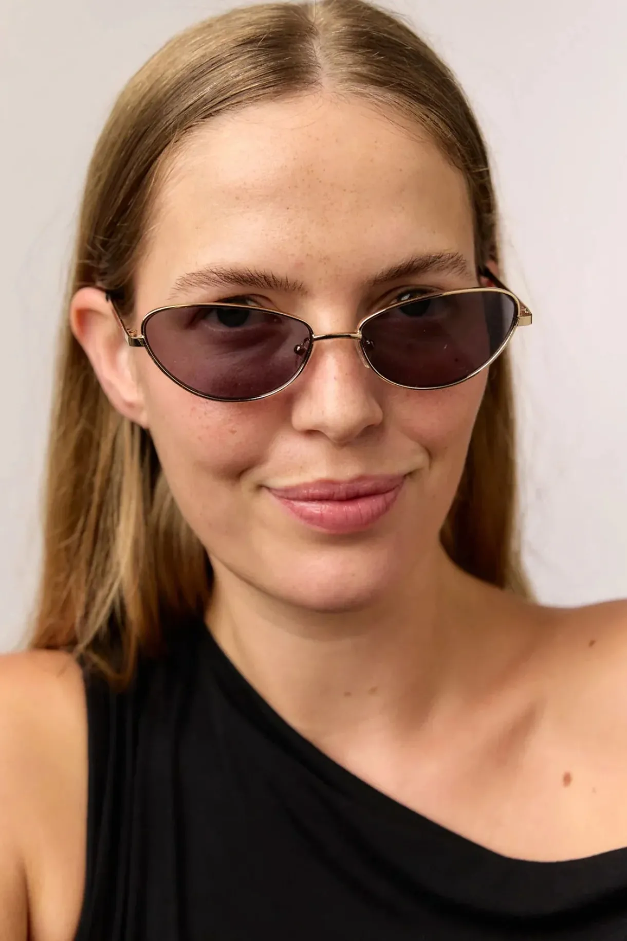 hailey_gold_1.webp Fashion RAIE. Eyewear Hailey Gold