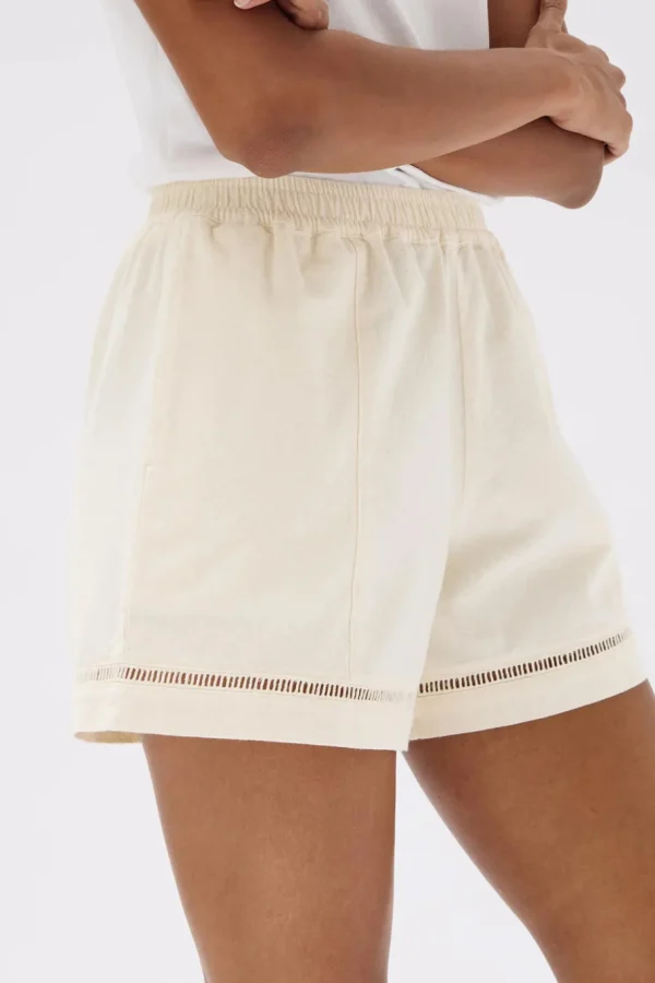Best Assembly Label Kenzie Twill Short - Cream