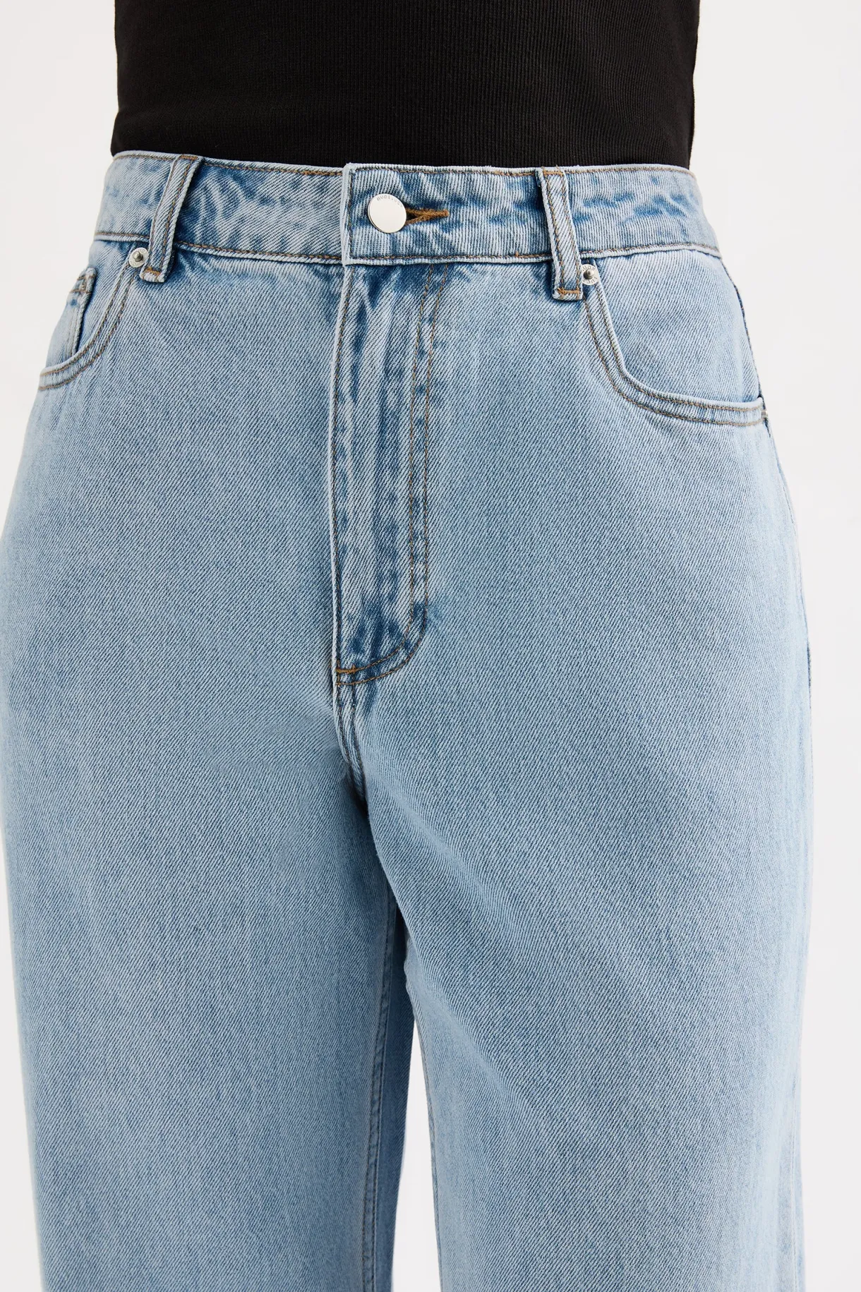 organic_relaxed_leg_jean__1-2.webp Outlet Nude Lucy Organic Relaxed Leg Jean - 90's Blue Wash