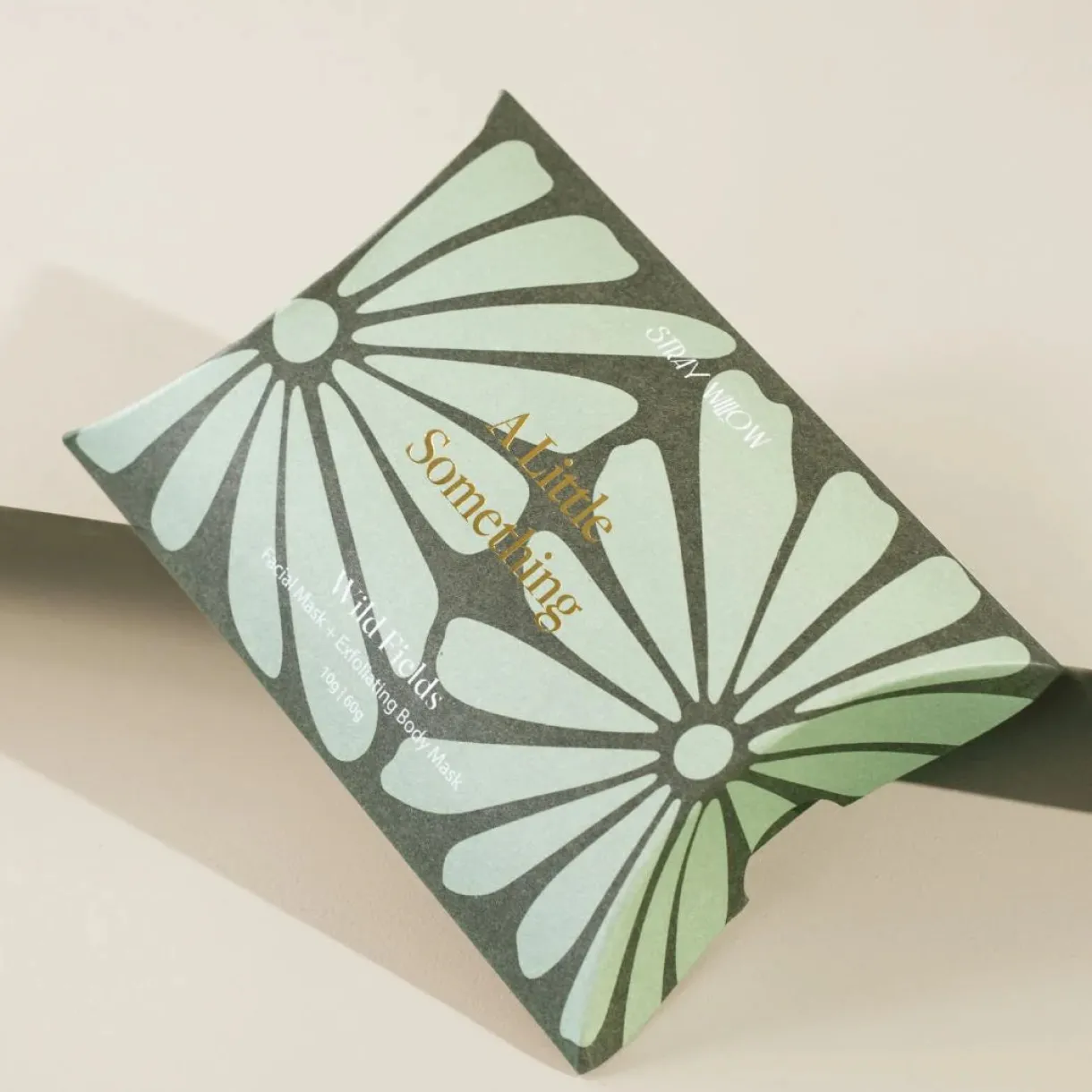 pocket_duo_a_little_somet_1.webp Fashion Stray Willow Pocket Duo 'A Little Something'