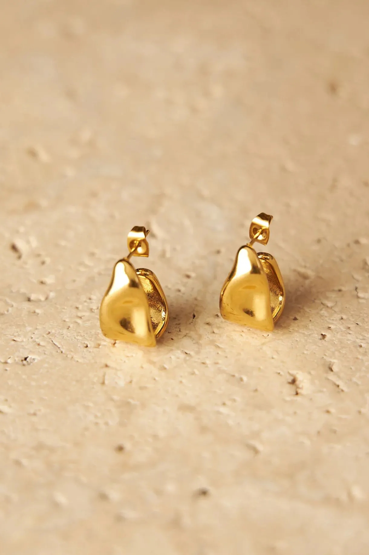renee_earrings_0.webp Hot Love From Lilou Renee Earrings