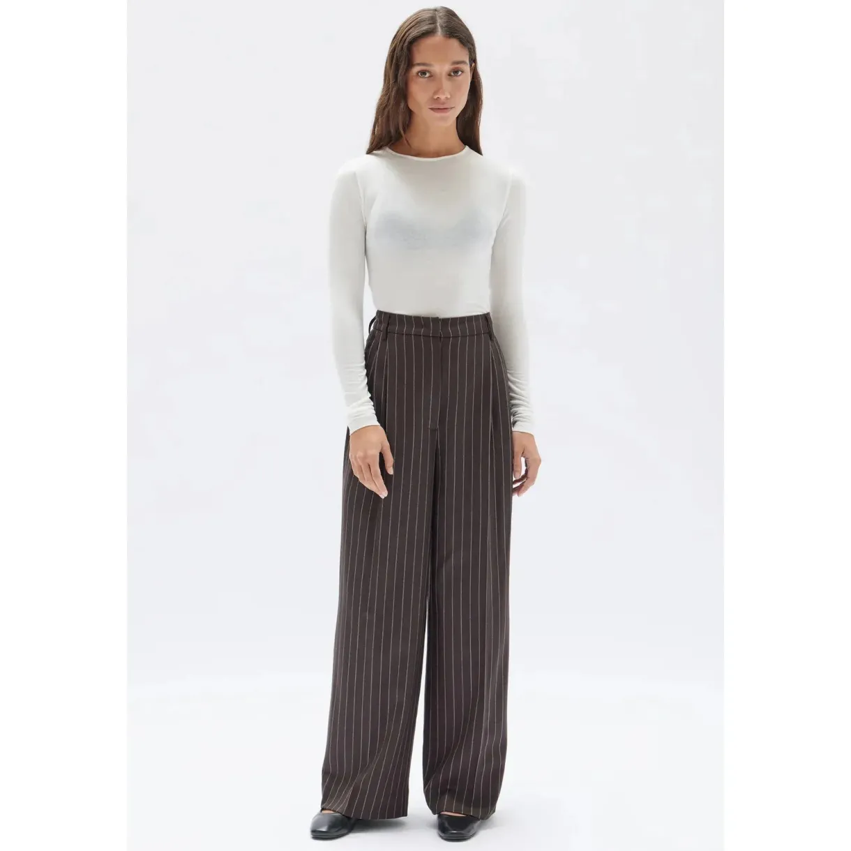 sofia_wool_pinstripe_pant_0.webp Best Assembly Label Sofia Wool Pinstripe Pant - Chestnut Stripe