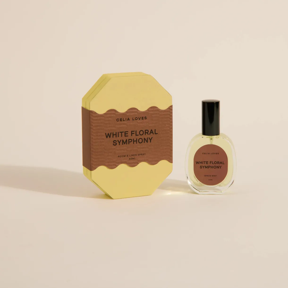 white_floral_symphony_roo_0.webp Fashion Celia Loves White Floral Symphony Room Spray