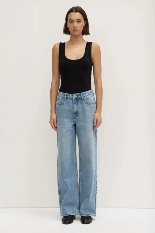 Outlet Assembly Label Womens Relaxed Jean - Indigo Fade